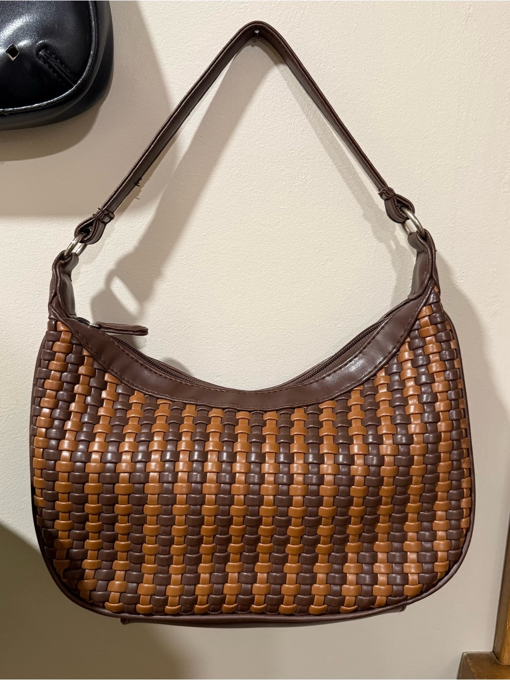 two-toned brown woven faux leather medium shoulder bag purse brand new - Picture 1 of 7
